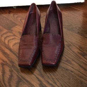 Antonio Melani Glove Fit square toe pumps size 6M preowned condition